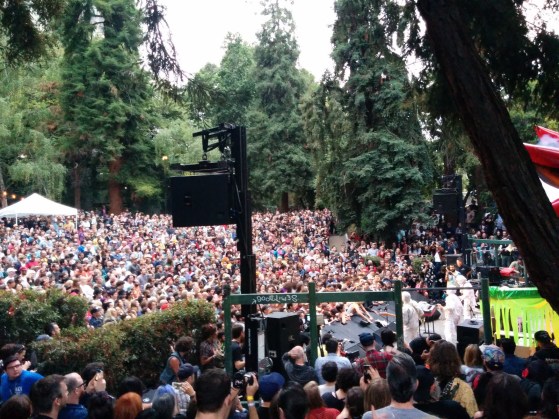 Demasiada gente viendo a los Mummies.